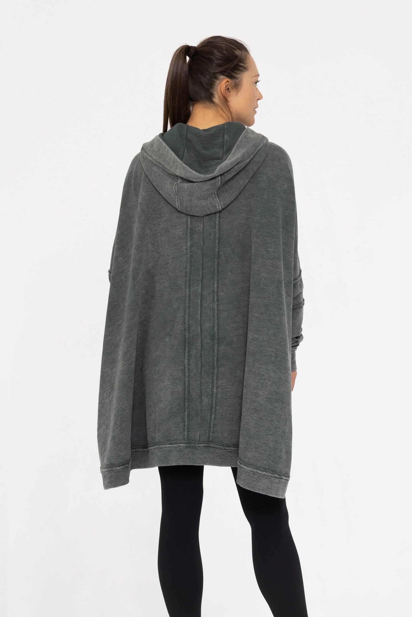 OVERSIZED PONCHO: JUNGLE GREEN