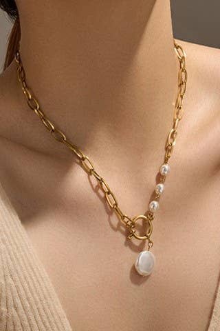 PEARL/GOLD NECKLACE