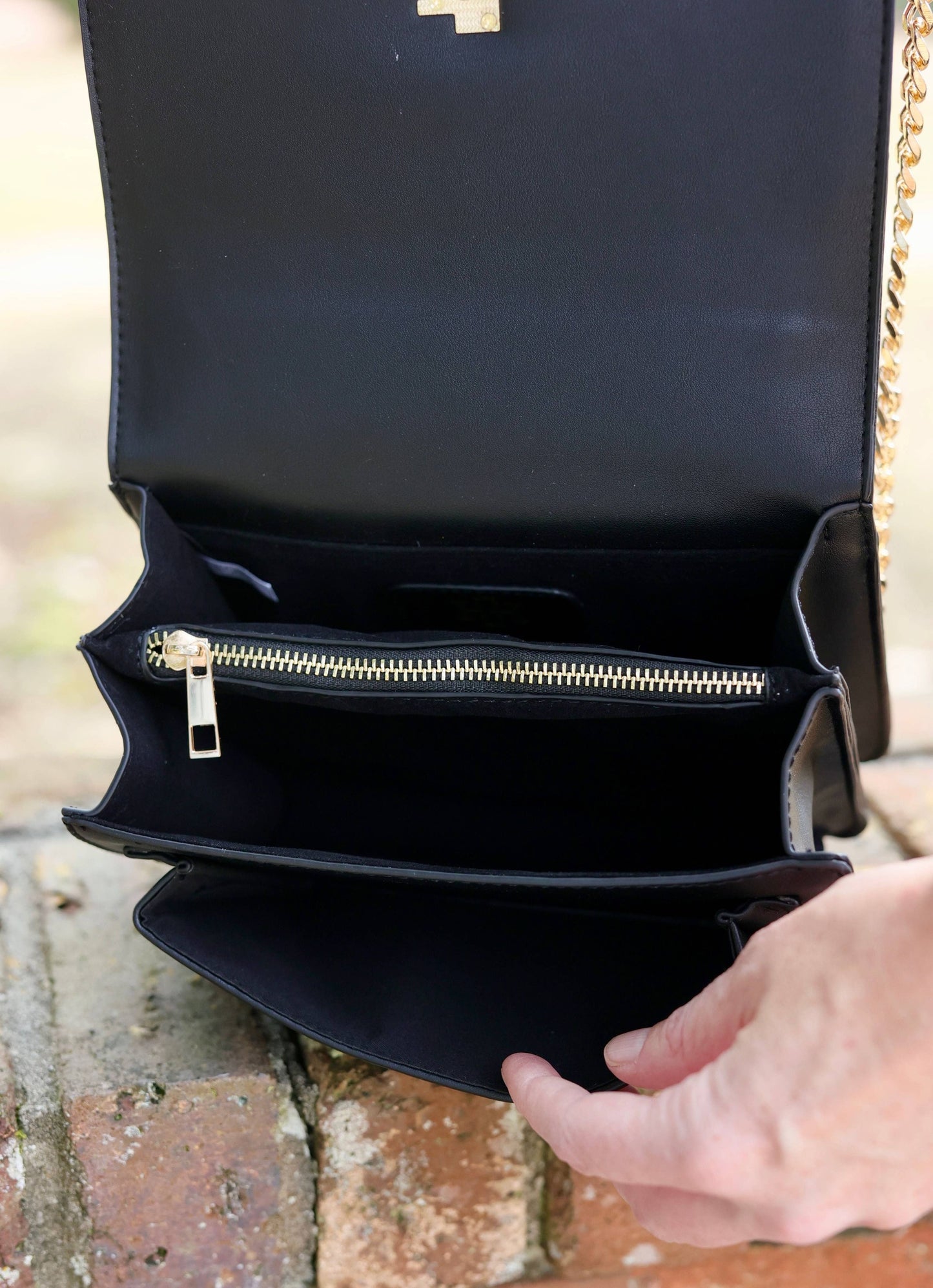 DAWN CROSSBODY: BLK