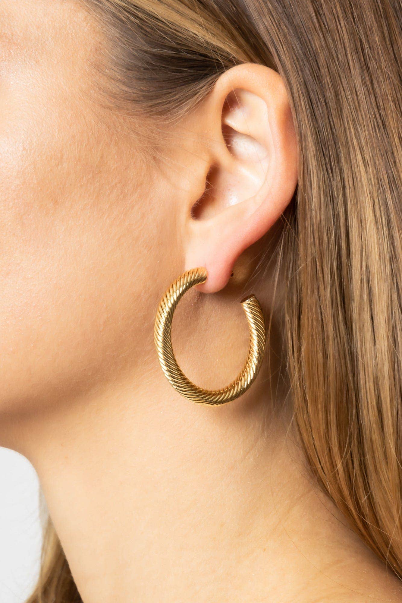 METAL TEXTURE HOOP: GOLD SMALL