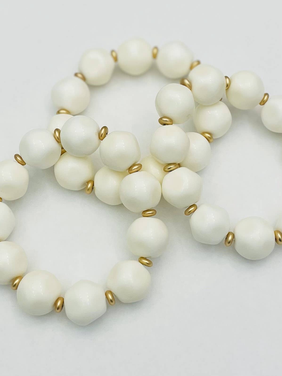 BALL BEADED BRACELET- WHITE