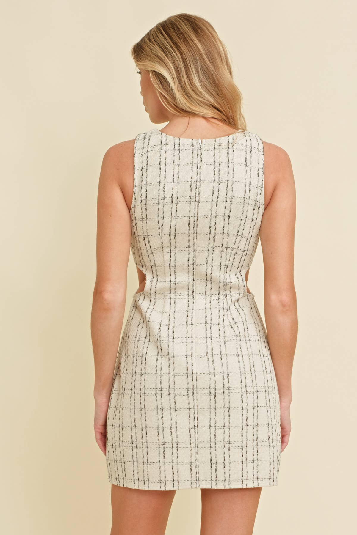 SIDE CUT OUT TWEED DRESS: CREAM